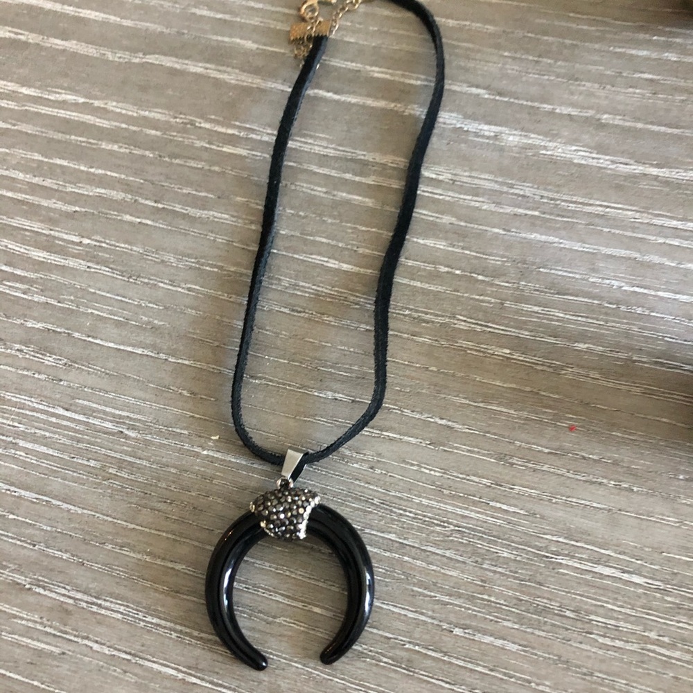 Horn choker